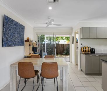 3 level townhouse with city views - Photo 5