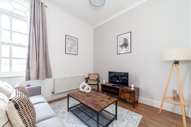 2 Bed Flat, Astoria Court, E8 - Photo 1