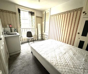 6 bedroom terraced house to rent - Photo 2