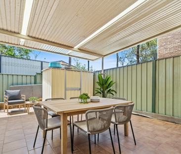 Conveniently Located 3 Bedroom Townhouse - Photo 5