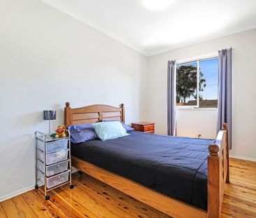 4 BEDROOM FAMILY HOME - Photo 2