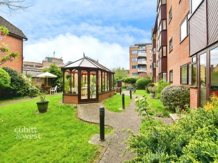 1 bedroom retirement property to rent - Photo 4