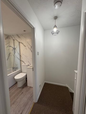 2 Bed End Terrace, Elm Park, RG30 - Photo 3