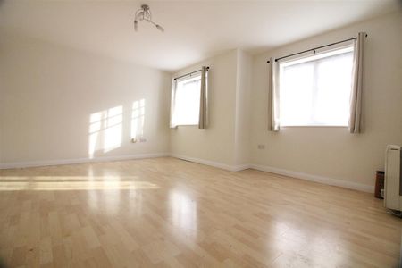 Warwick Road, West Drayton - Photo 3