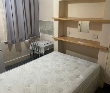 Room in a Shared House, Brenthurst Road, NW10 - Photo 1