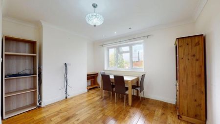 2 bedroom flat to rent - Photo 2