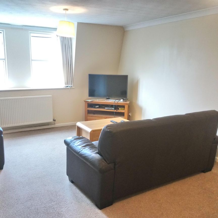 Broughton Grange, Swindon - Photo 1