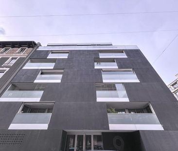 Appartement spacieux, traversant et lumineux de 5 pièces avec en su... - Foto 2