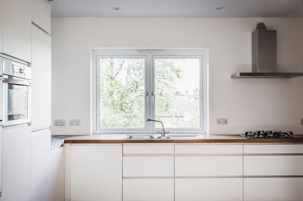 Pewley Way, Guildford, Surrey, GU1 - Photo 1