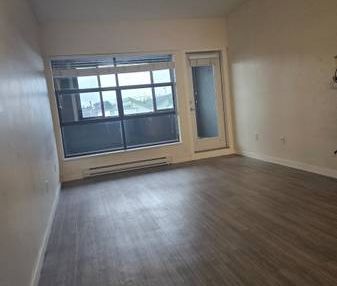 Unfurnished Studio with a Closed Balcony (6638 Main Street) - Photo 4