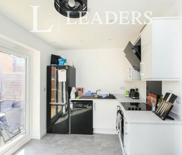 2 bedroom semi-detached house to rent - Photo 5
