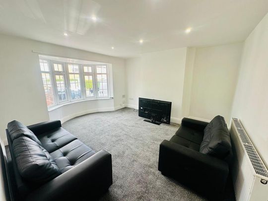 5 bedroom semi-detached house to rent - Photo 1