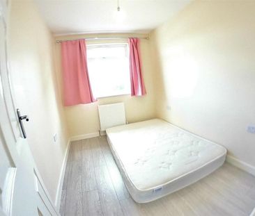 3 bedroom end of terrace house to rent - Photo 5