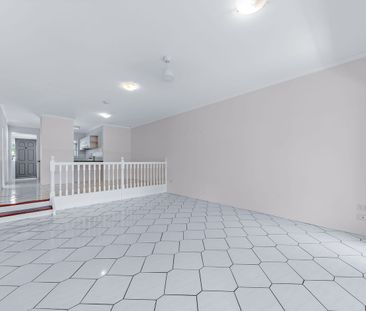 MODERN 2 BEDROOM, TOP FLOOR UNIT! UNFURNISHED - Photo 1