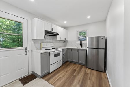 For Lease - 35 Kingscourt Avenue, Kingston, Ontario - Photo 4