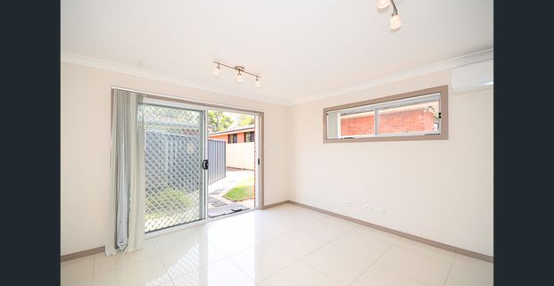 MODERN GRANNY FLAT! - Photo 1