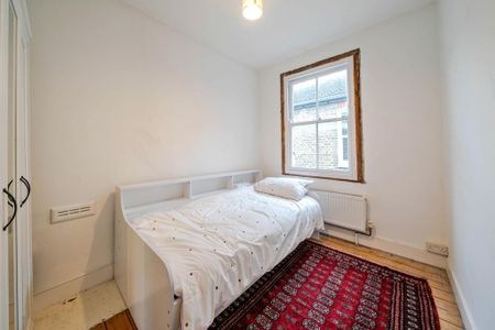 3 bedroom maisonette to rent - Photo 2