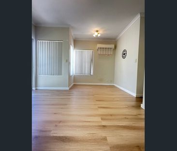 $900 per week - Photo 2