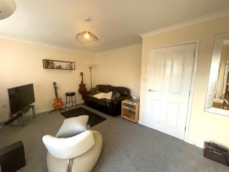 2 bedroom terraced house to rent - Photo 2