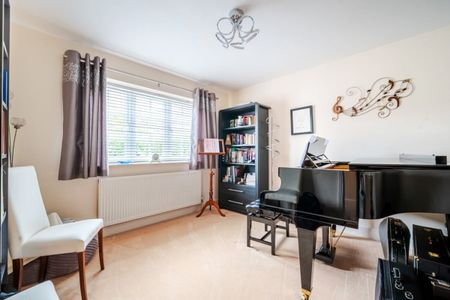 4 bedroom detached house to rent - Photo 3