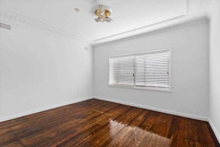 “Dual Family Living in a Prime Sylvania Location” - Photo 3