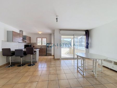 À louer Beau T3 de 65 m² avec loggia à Suartello - Photo 2