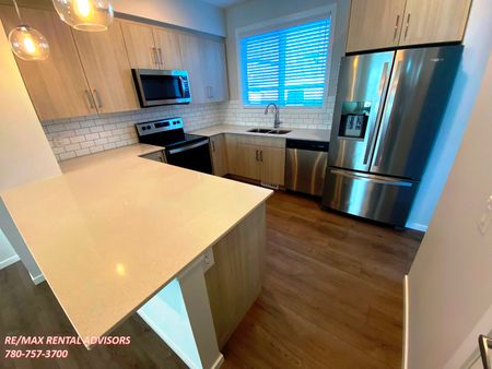 2047 Maple Road Northwest - Photo 4