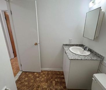 2 CH - 1 SDB - Laval - $1,150 /mo - Photo 3