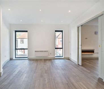 Flat to rent - Norbury Crescent, London, SW16 - Photo 4