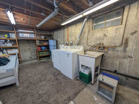 Charming 3-Bedroom Home Near The Pen Centre! - Photo 5