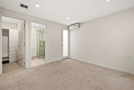 3/10 Strabane Avenue, Mont Albert North VIC 3129 - Townhouse For Rent | Domain - Photo 3