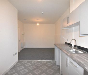 2 bedroom flat to rent - Photo 3