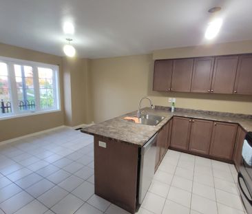 For Lease - 3045 Gladeside Avenue Unit# 2, Oakville, Ontario - Photo 6