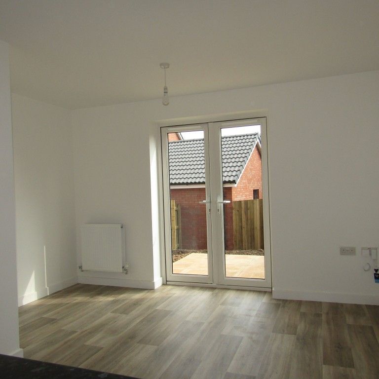 2 bed House - To Let - Photo 1
