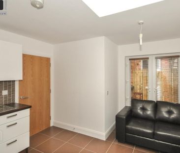 Apt 2, 41 Ulsterville Avenue, Lisburn Road, Belfast, BT9 7AS - Photo 1