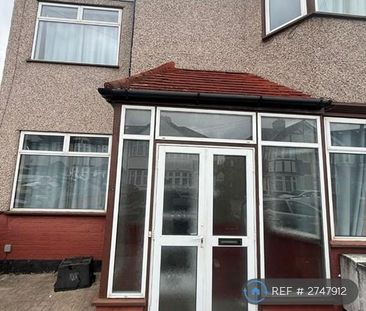 1 bedroom in a house share to rent - Photo 1