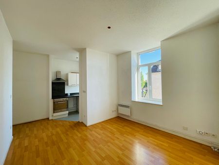 Location Appartement 1 pièce 31m² - Photo 2