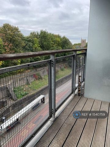 1 bedroom flat to rent - Photo 5