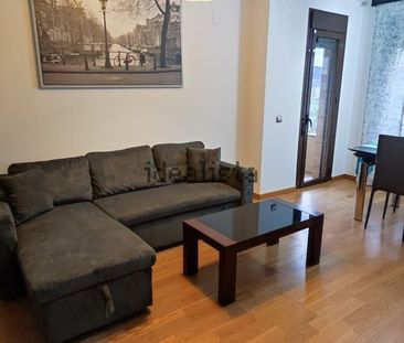 Alquiler de piso en Calle Poetisa Alfonsina Domínguez - Photo 1