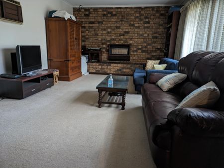 Cheltenham - Photo 2