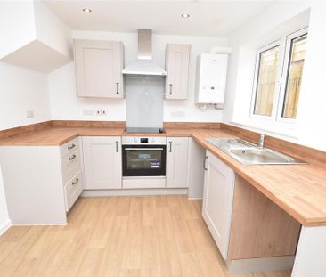 3 bedroom semi-detached house to rent - Photo 5