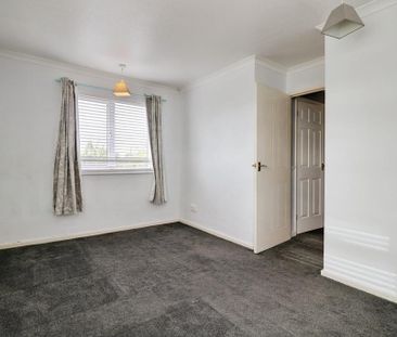 2 bedroom end of terrace house to rent - Photo 2