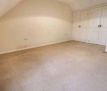 4 bedroom semi-detached house to rent - Photo 1