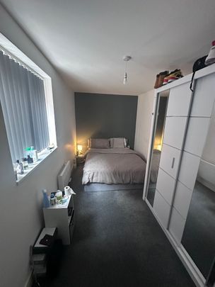 2 Bed Flat, Thornhill Road, CV1 - Photo 1