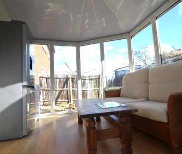 5 bedroom Semi-detached house to rent - Photo 1