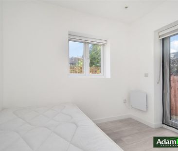 4 bedroom apartment to rent - Photo 3