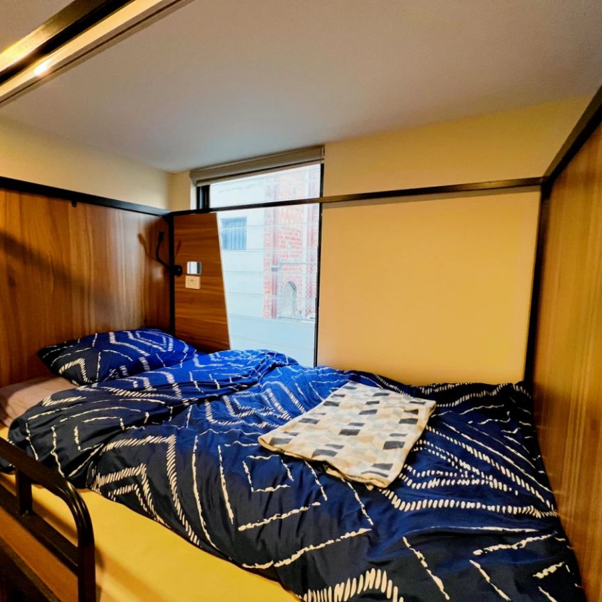 4 People's Room - Photo 1