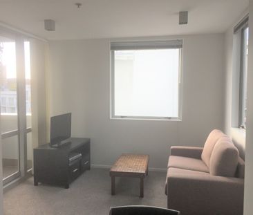 Centrally Located Furnished 1 Bedroom Apartment - Photo 2