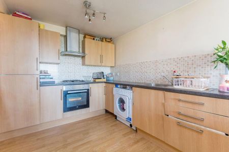 2 bedroom flat to rent - Photo 4