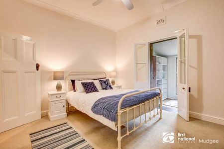 CHARMING COTTAGE WITH MODERN COMFORTS - Photo 4